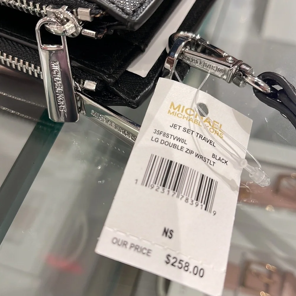 MICHAEL KORS LARGE DOUBLE ZIP WRISTLET WALLET PHONE CASE CLUTCH
Black - Picture 4 of 16
